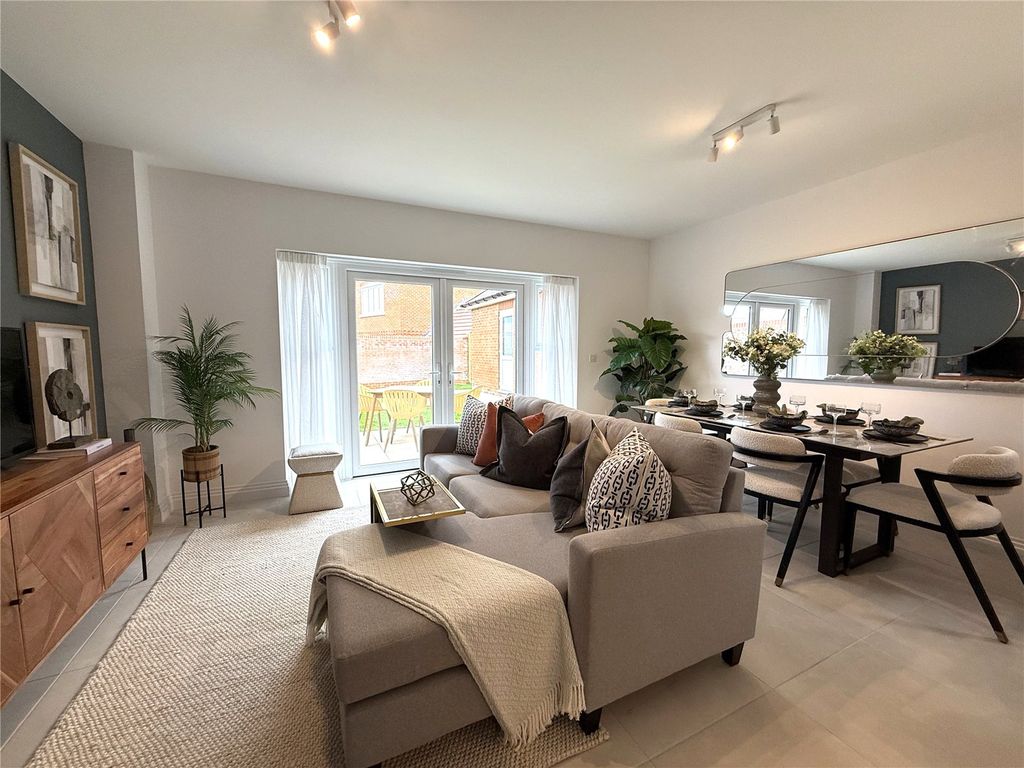 Property photo 2 of 9 Picture No. 17