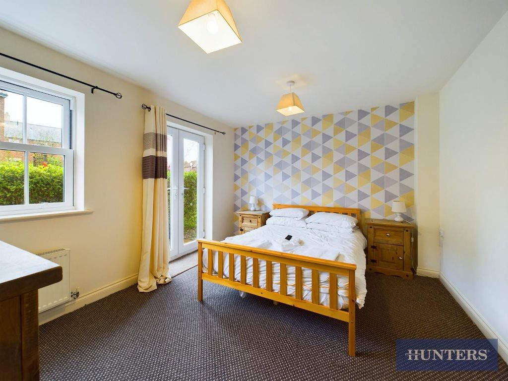 Property photo 3 of 8 Bedroom