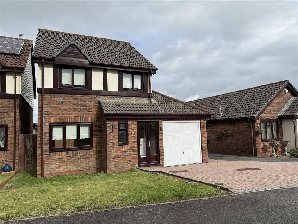 Property photo 1 of 33 Garage