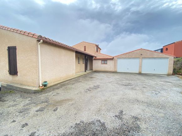 Property photo 2 of 11