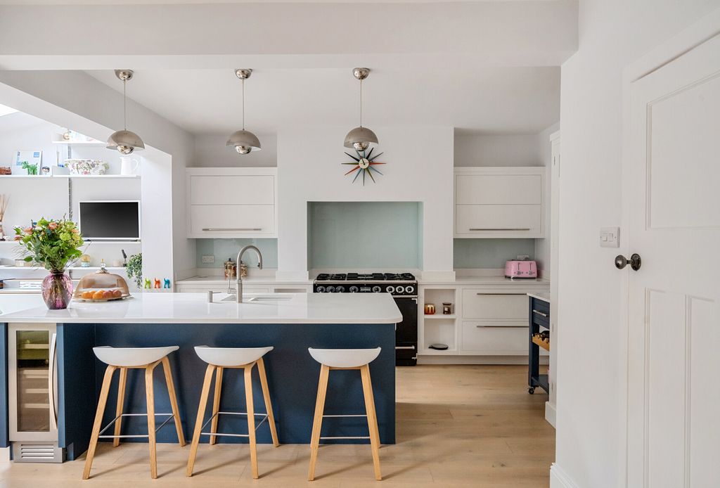 Property photo 3 of 20 Kitchen Dining Room