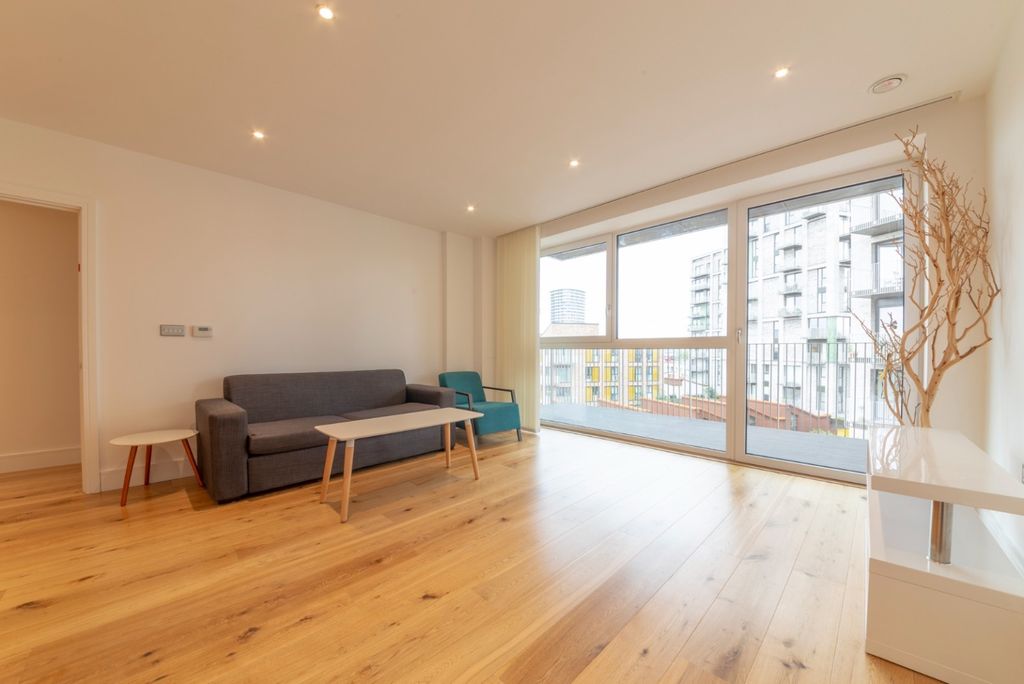 Property photo 2 of 17 4891953