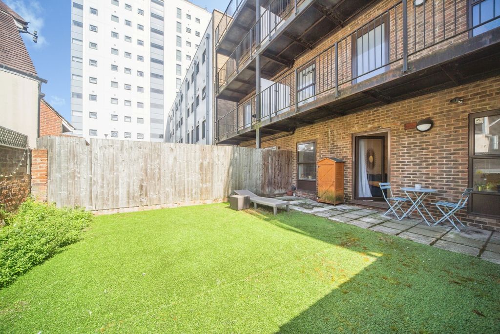 Property photo 2 of 12 Pbox-Img.Jpg