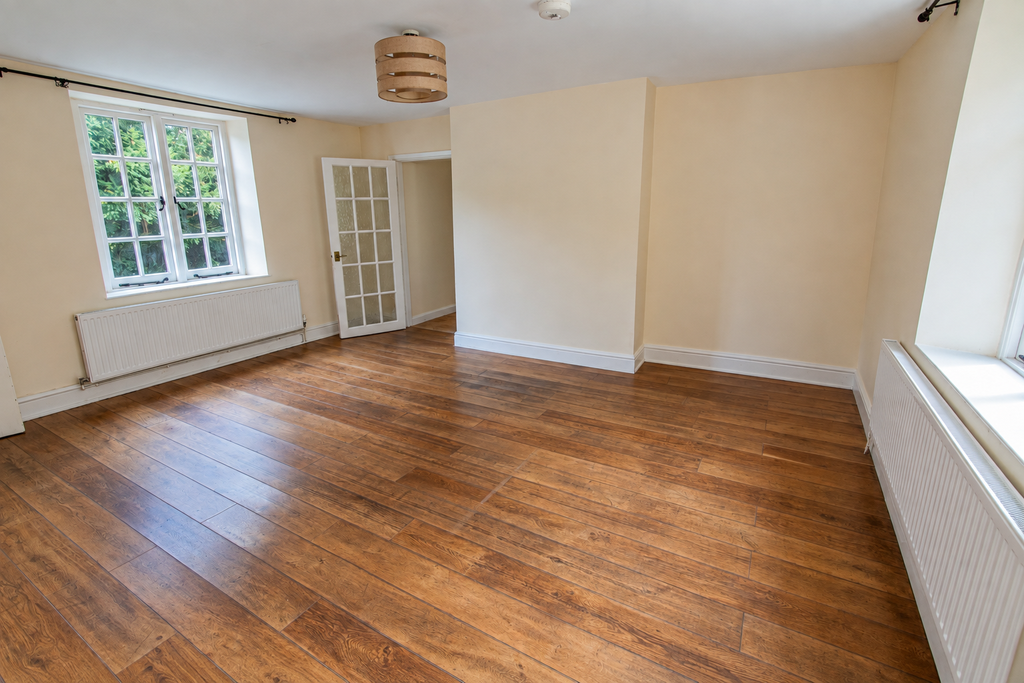 Property photo 3 of 18 Dining Room