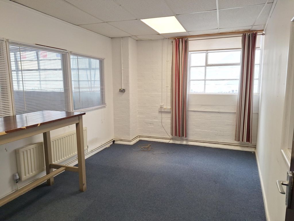 Property photo 1 of 5