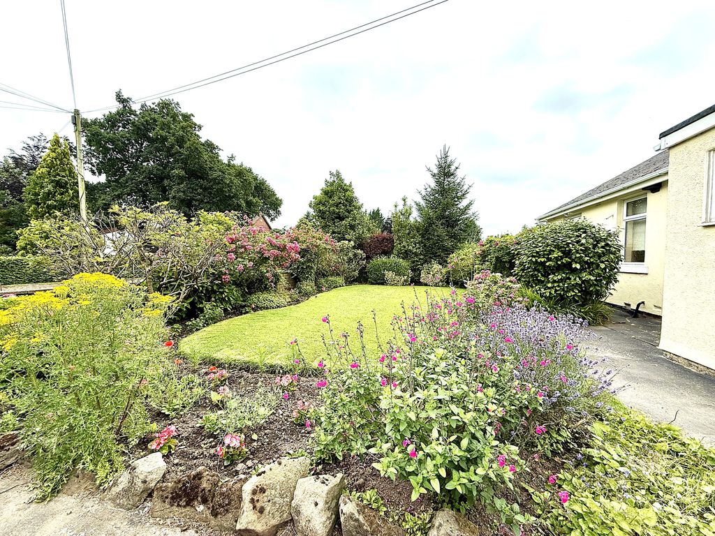 Property photo 3 of 35