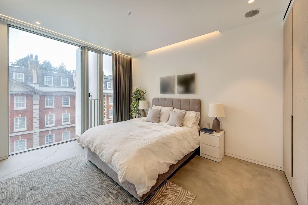 Property photo 2 of 12 Image