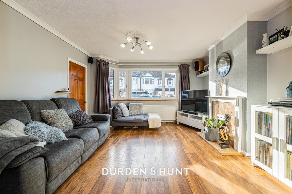 Property photo 2 of 28 Newbury-20.Jpg