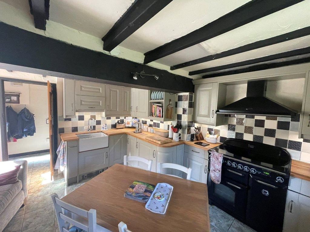 Property photo 2 of 14 Picture No. 05