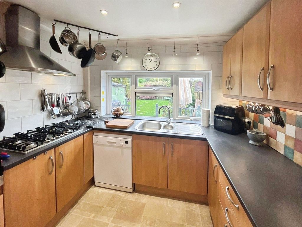 Property photo 3 of 19 Kitchen No. 03