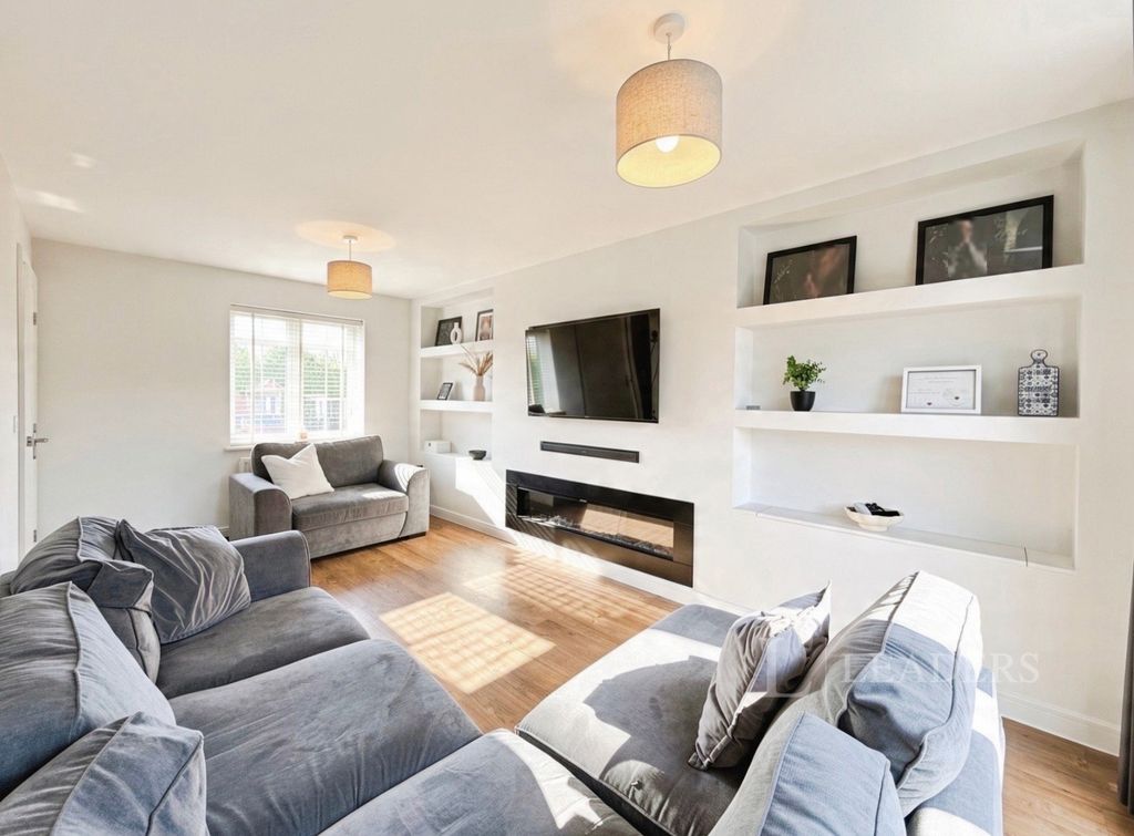 Property photo 3 of 16 Pbox-Img.Jpg