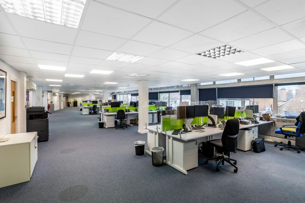 Property photo 2 of 27 Hille Watford9.Jpg