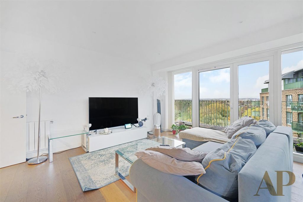 Property photo 2 of 11