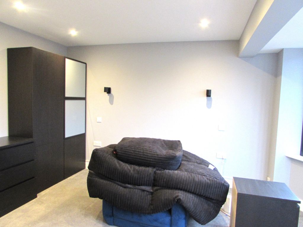 Property photo 1 of 2 Room