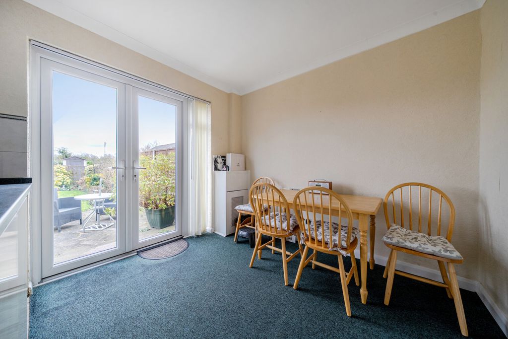 Property photo 3 of 22 Dining Area