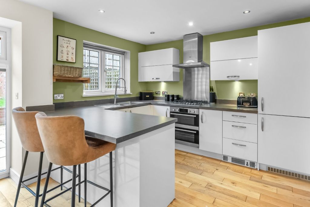 Property photo 3 of 17 Kitchen Diner