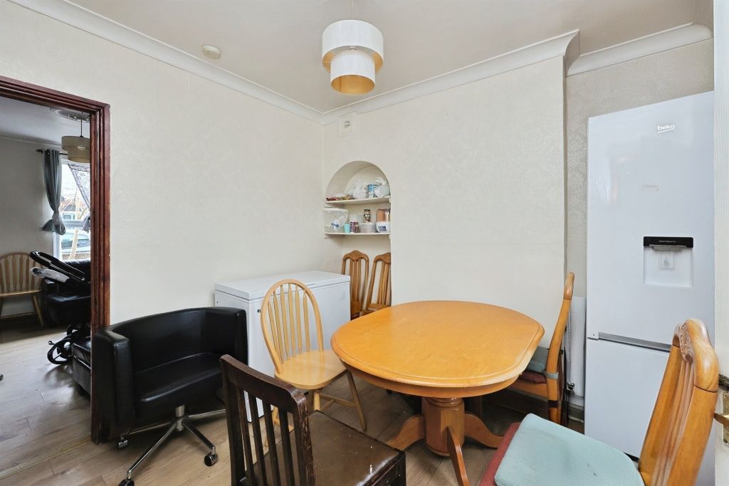 Property photo 3 of 11 Dining Room