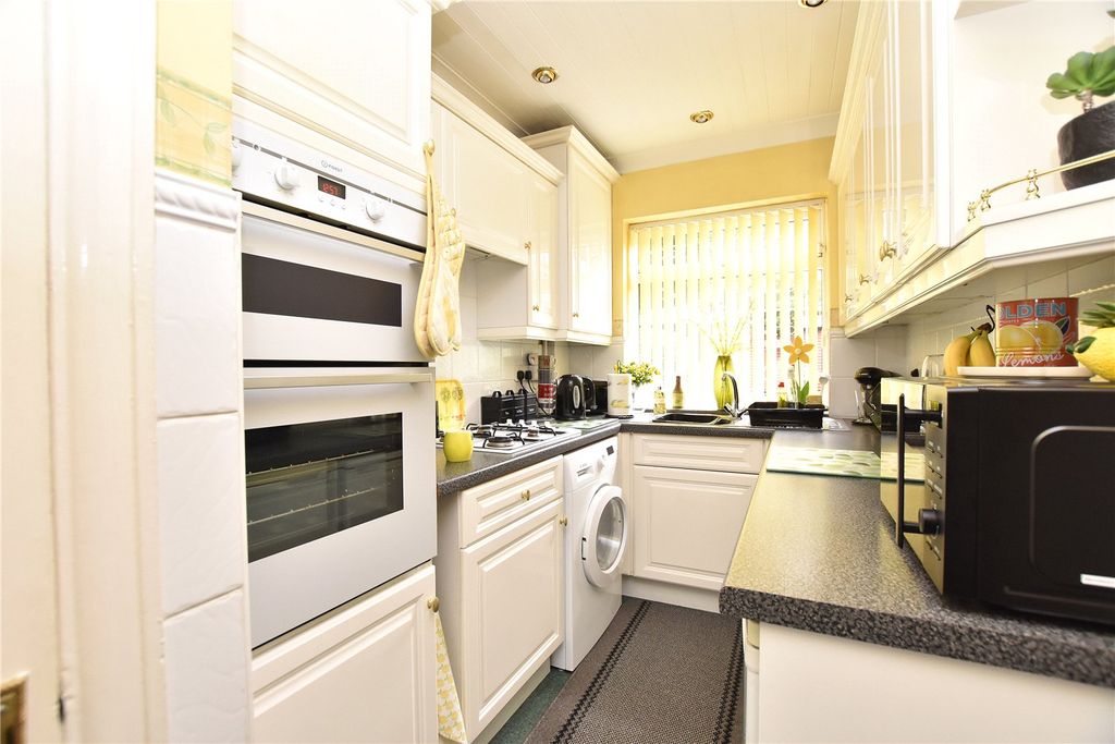 Property photo 2 of 19 Picture No. 15