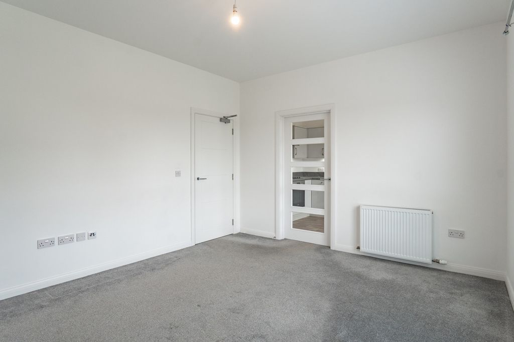 Property photo 3 of 26