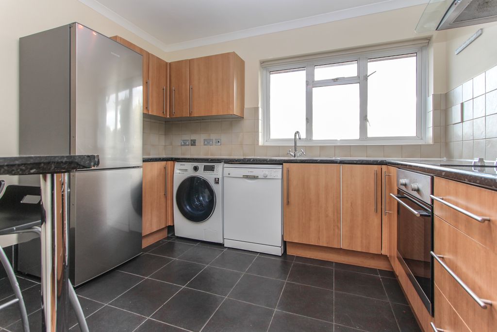 Property photo 3 of 9 Photo 05