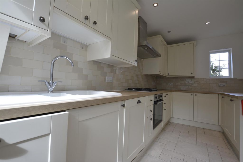 Property photo 2 of 10 Kitchen.Jpg