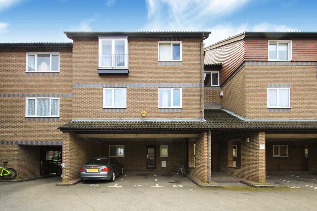 Property photo 1 of 5