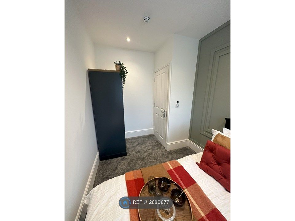 Property photo 3 of 11 Room 6
