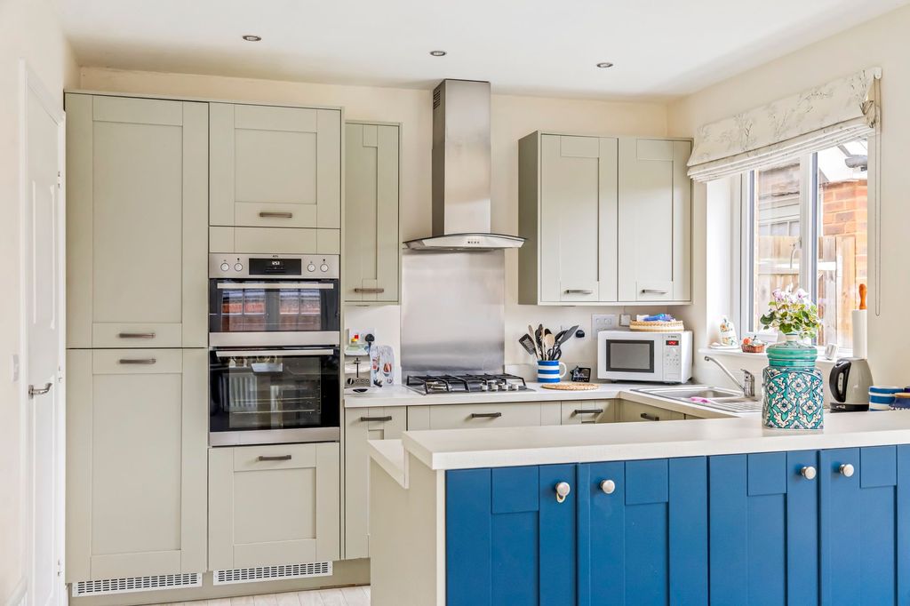 Property photo 3 of 20