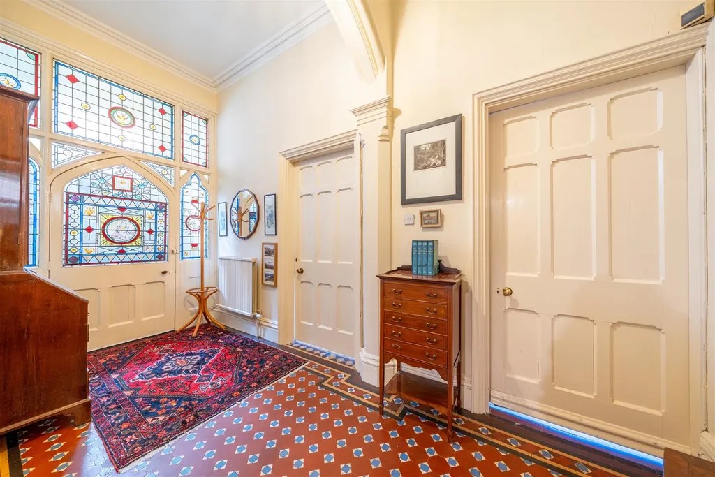 Apartment in Nottingham, The Park, Nottinghamshire - More