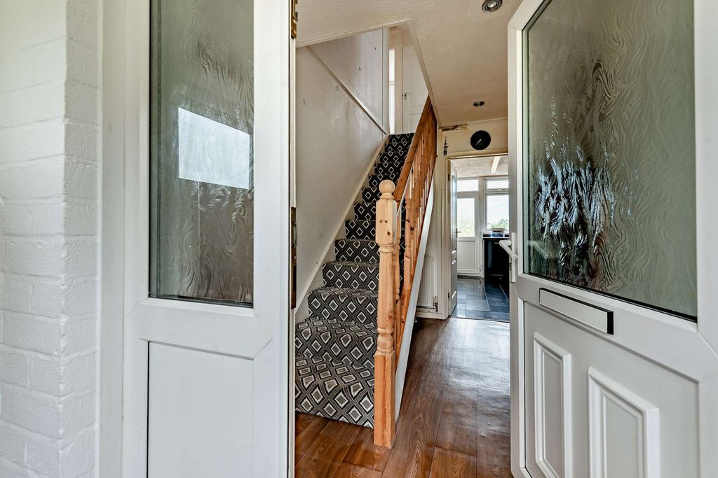 Property photo 2 of 34