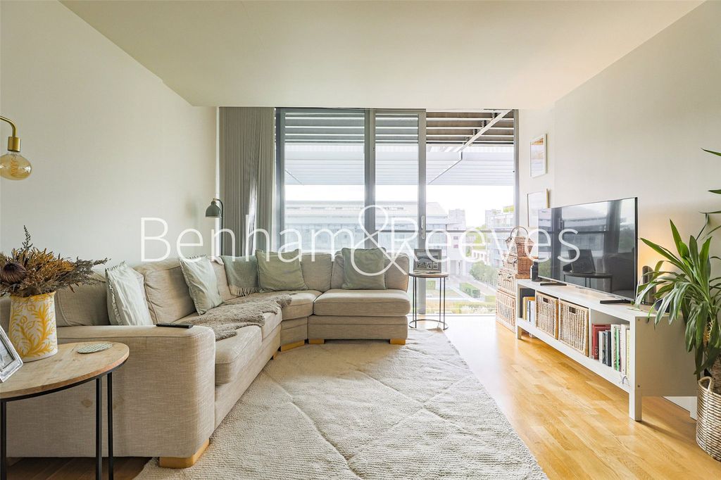 Property photo 1 of 17 Picture No. 01