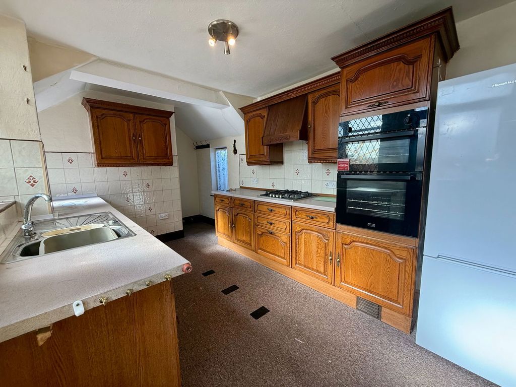 Property photo 3 of 21