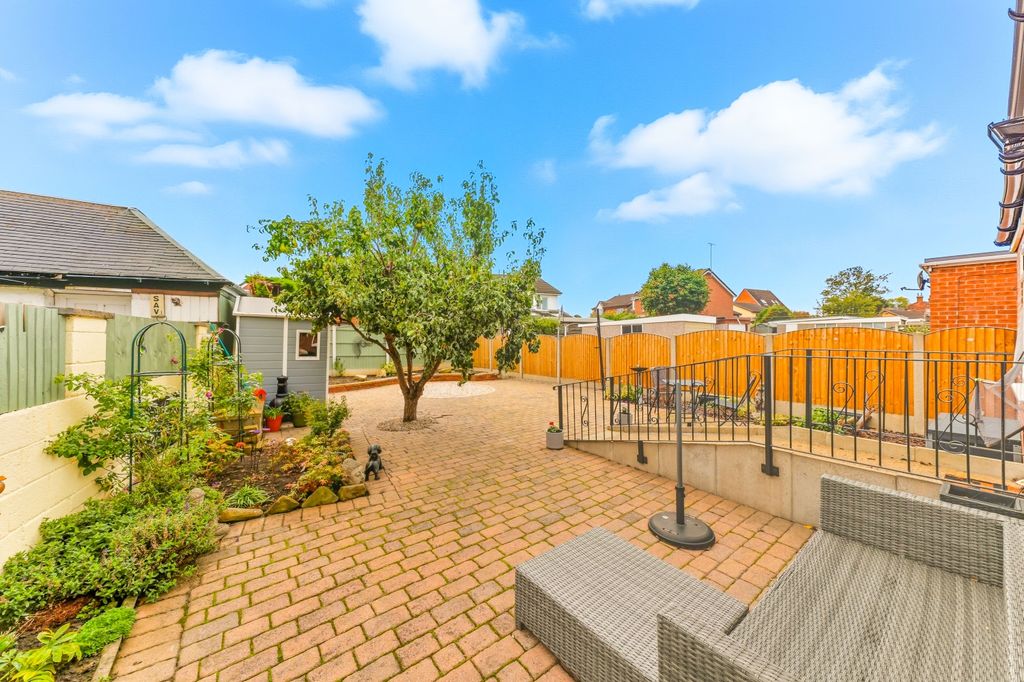 Property photo 2 of 14 The Bungalows - Ewemove Pontefract - Back 1