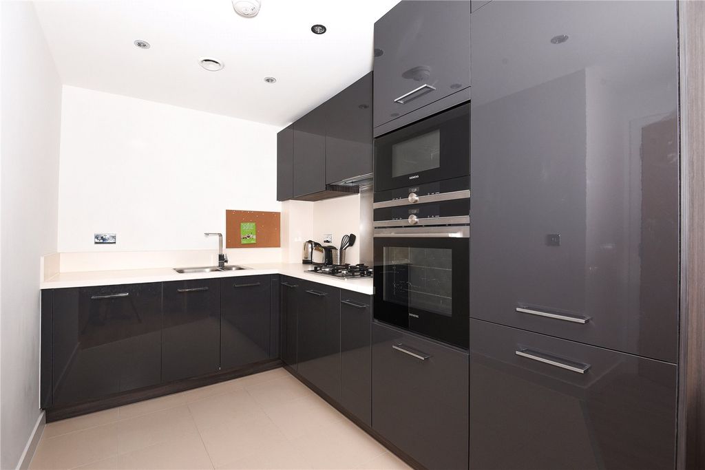 Property photo 3 of 7 Kitchen