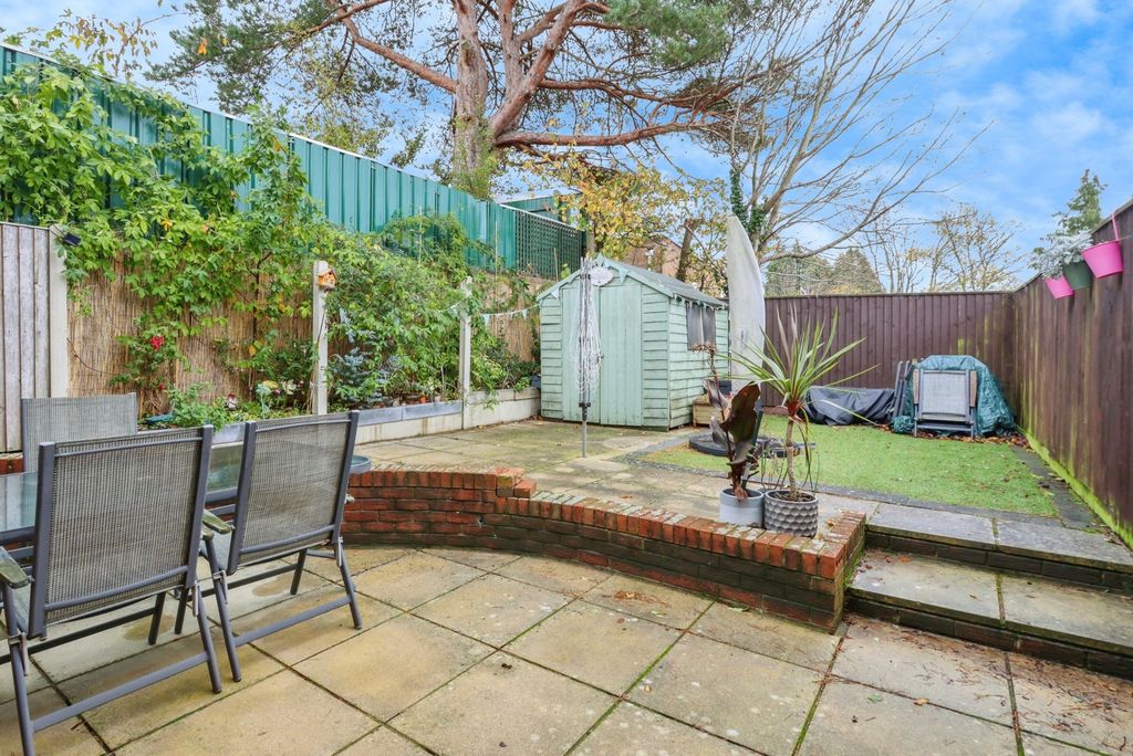 Property photo 2 of 16 Garden