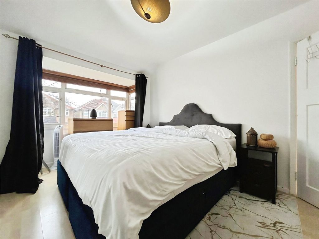 Property photo 3 of 11 Bedroom