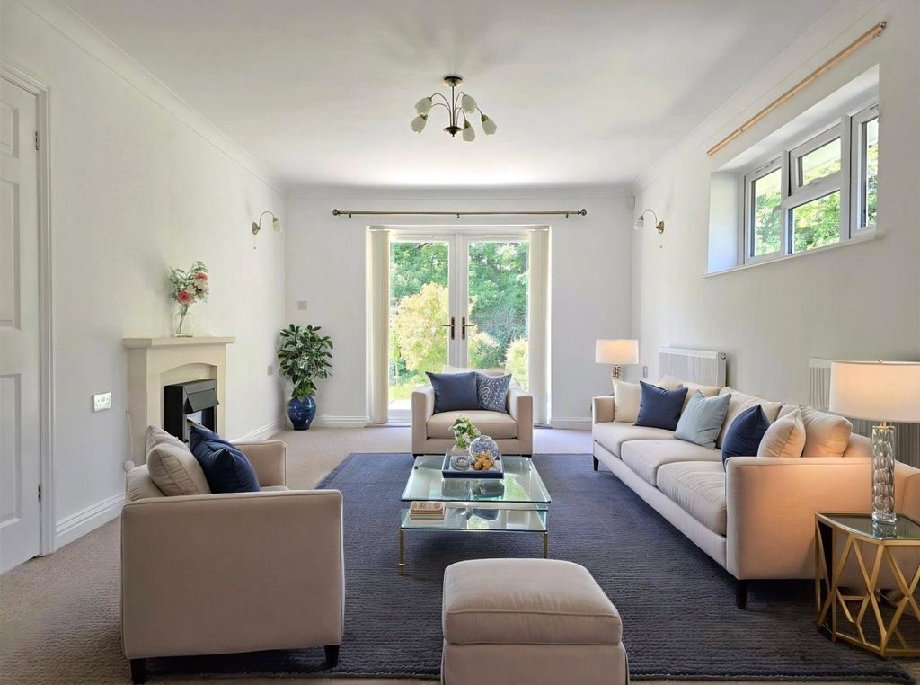 Property photo 3 of 23 Picture No. 33