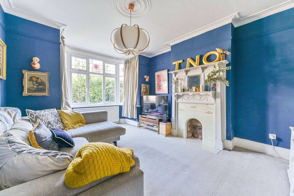 Property photo 2 of 26