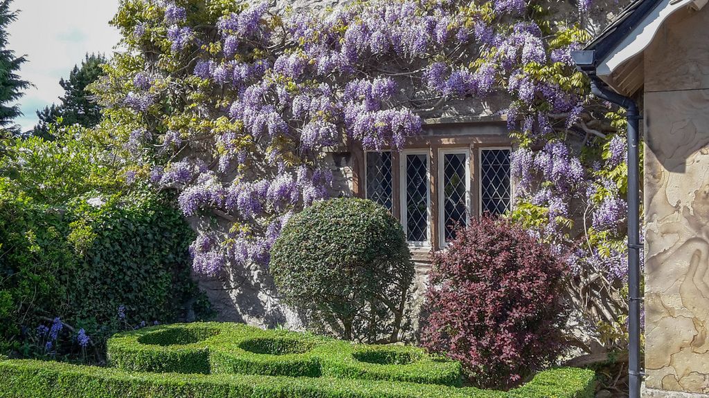 Property photo 3 of 37