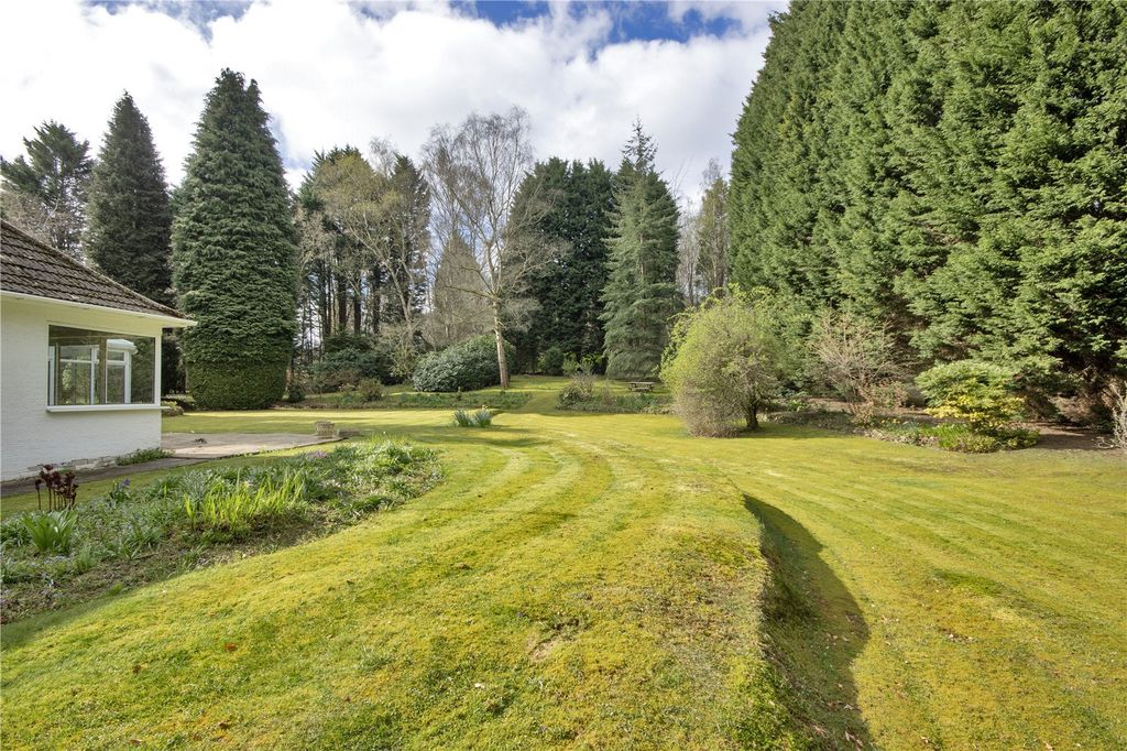 Property photo 2 of 14 Gardens