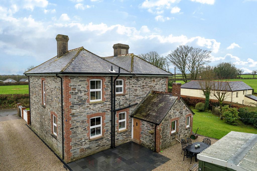 Property photo 1 of 25