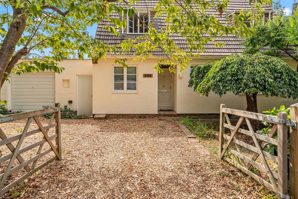 Property photo 1 of 17 Driveway