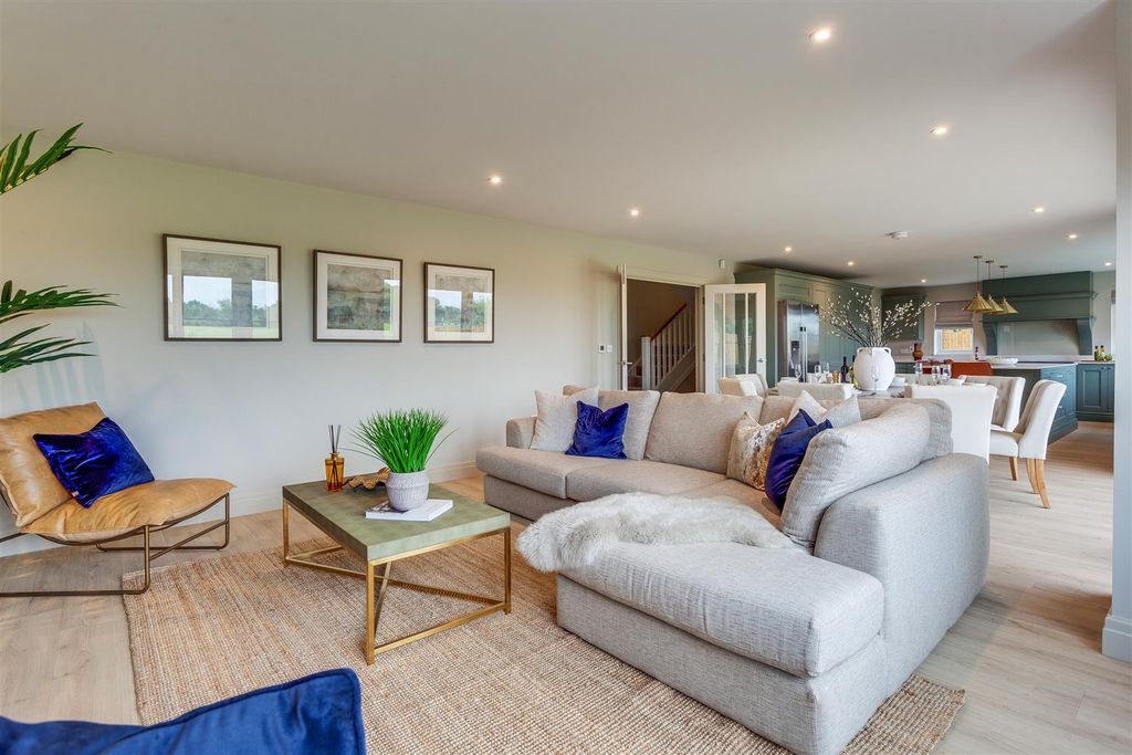 Property photo 3 of 28 Interior-133.Jpg