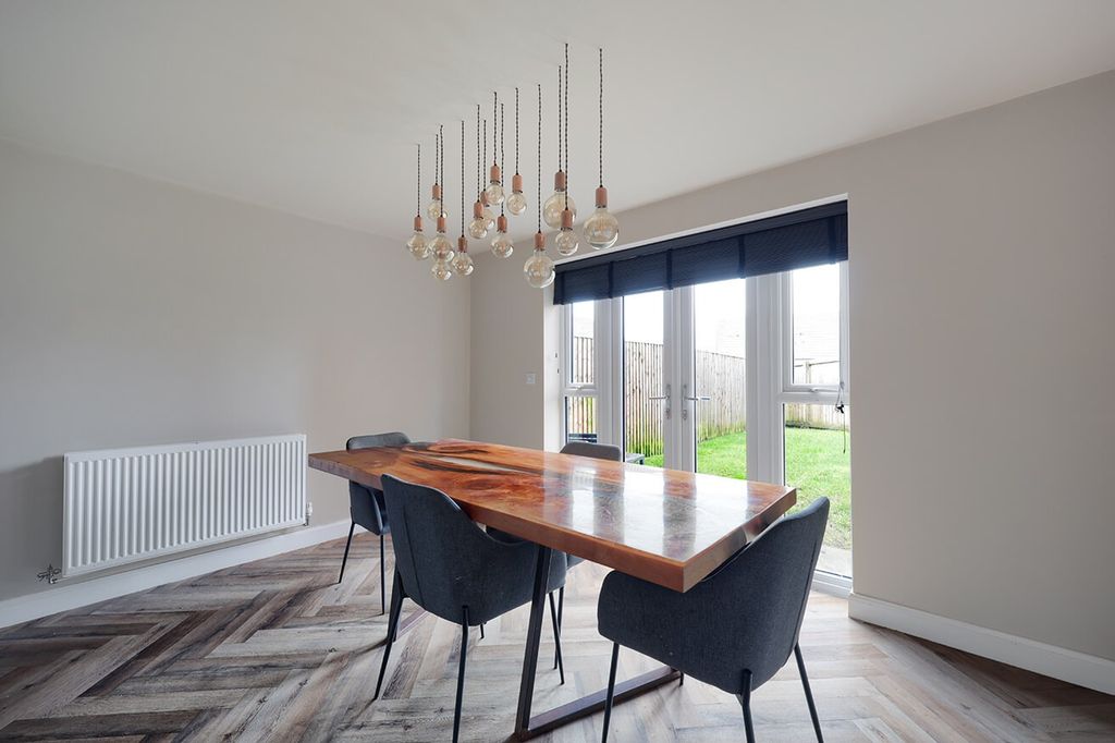 Property photo 3 of 28 4866986