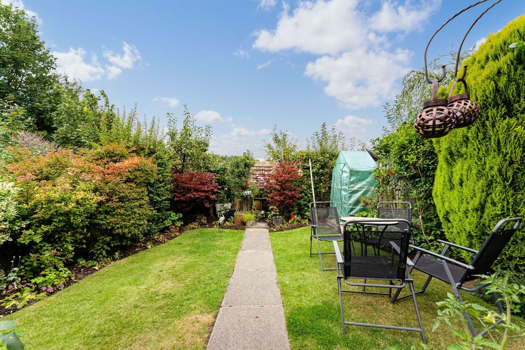 Property photo 2 of 24