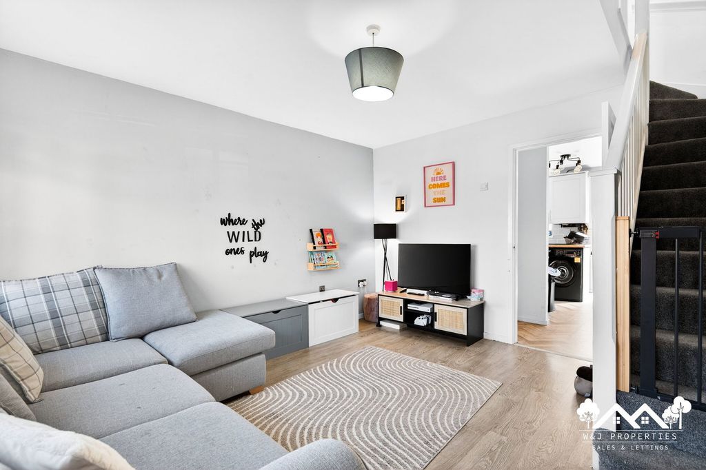 Property photo 2 of 26