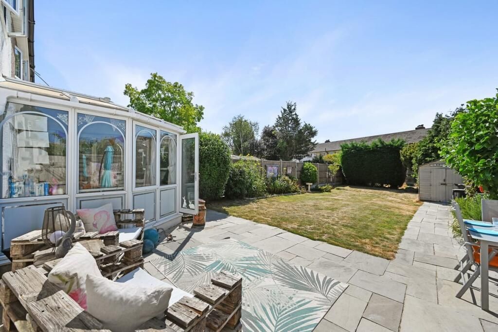 Property photo 3 of 11
