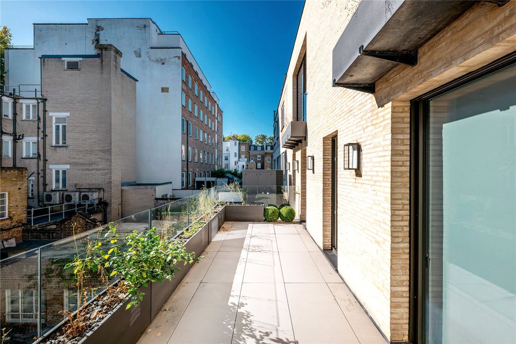 Property photo 1 of 9 Terrace 2