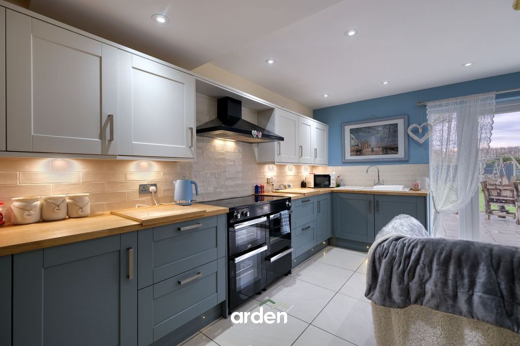 Property photo 2 of 15