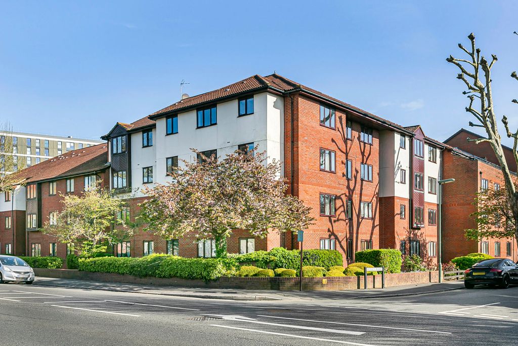 Property photo 1 of 17 Exterior